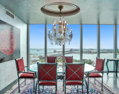 888 Biscayne Blvd - Photo Thumbnail 17