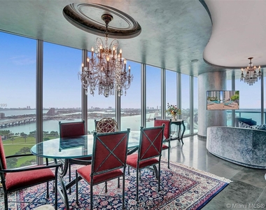 888 Biscayne Blvd - Photo Thumbnail 0