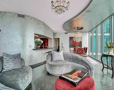 888 Biscayne Blvd - Photo Thumbnail 7