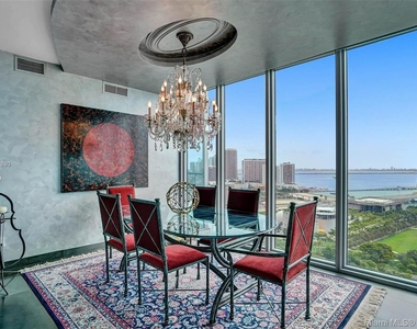 888 Biscayne Blvd - Photo Thumbnail 19