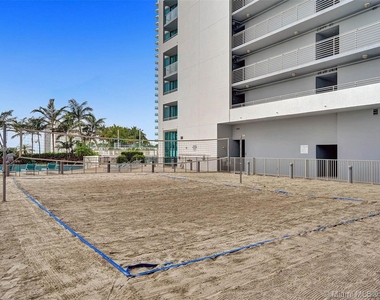 888 Biscayne Blvd - Photo Thumbnail 54