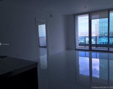 200 Biscayne Boulevard Way - Photo Thumbnail 8