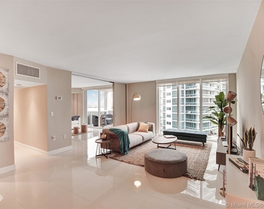 10275 Collins Ave - Photo Thumbnail 4