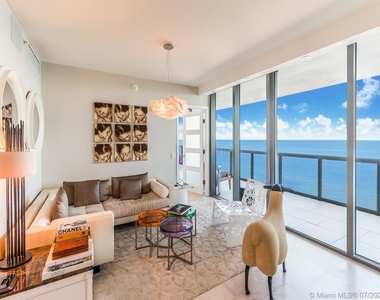 5875 Collins Ave - Photo Thumbnail 6