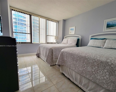 3505 S Ocean Dr - Photo Thumbnail 8