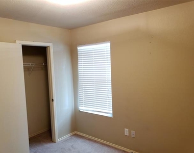 1833 Vineridge Lane - Photo Thumbnail 24