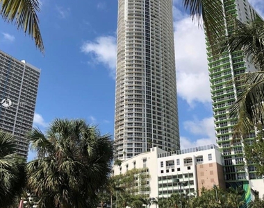 1750 N Bayshore Dr - Photo Thumbnail 15