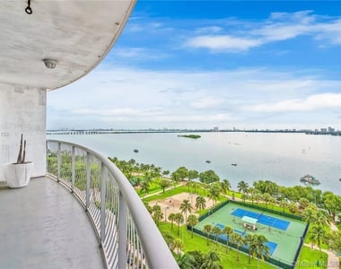 1750 N Bayshore Dr - Photo Thumbnail 24