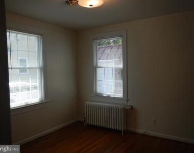 4612 Maple Avenue - Photo Thumbnail 9