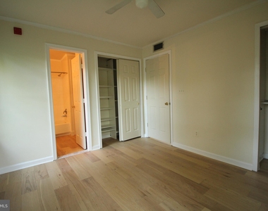 933 Hillside Lake Terrace - Photo Thumbnail 27