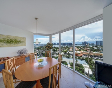 18671 Collins Ave - Photo Thumbnail 0