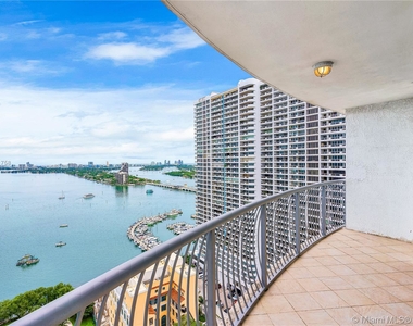 1750 N Bayshore Dr - Photo Thumbnail 26