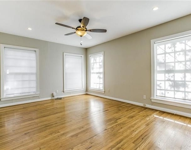 5810 Kenwood Avenue - Photo Thumbnail 4