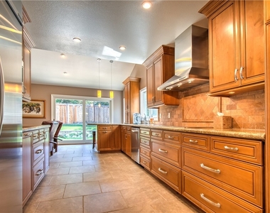 4905 Basswood Lane - Photo Thumbnail 16