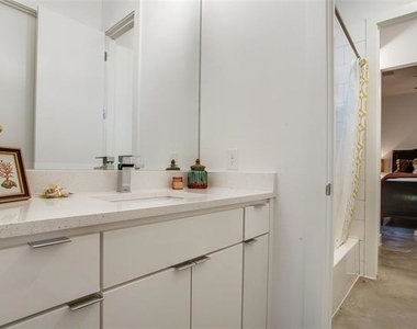 3823 Greenville Avenue - Photo Thumbnail 8