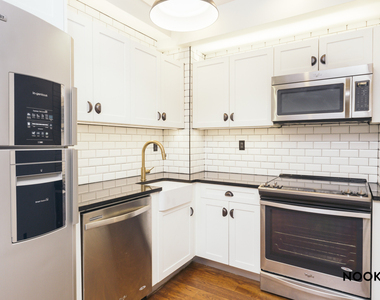 31 Brooklyn Ave - Unit: 3B - Photo Thumbnail 2