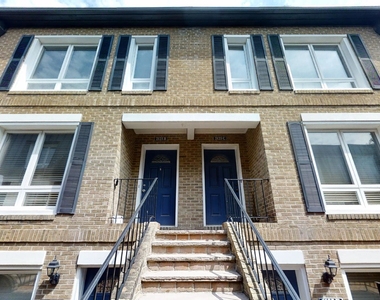 2125 N Monroe Street - Photo Thumbnail 1