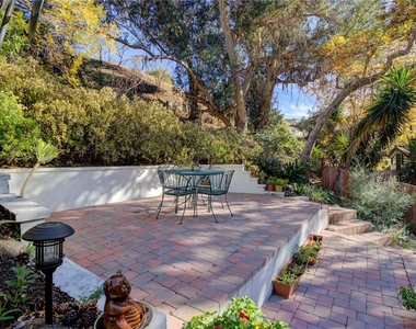 2304 Laurel Canyon Boulevard - Photo Thumbnail 36