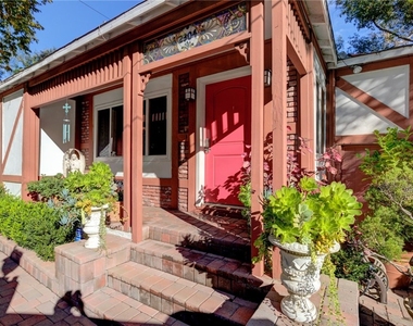 2304 Laurel Canyon Boulevard - Photo Thumbnail 3