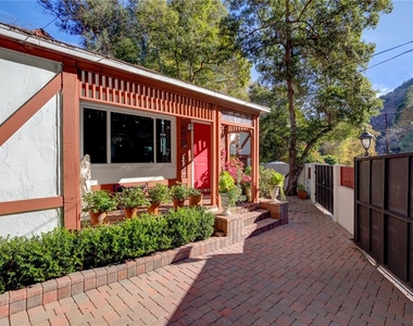 2304 Laurel Canyon Boulevard - Photo Thumbnail 2