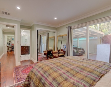 2304 Laurel Canyon Boulevard - Photo Thumbnail 28