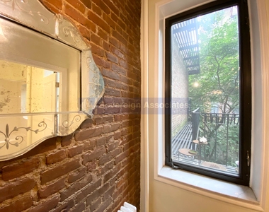 516 East 84th Street - Photo Thumbnail 3