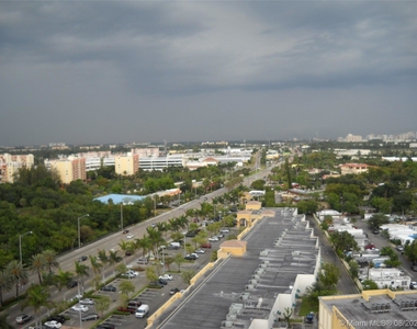 13499 Biscayne Blvd - Photo Thumbnail 4