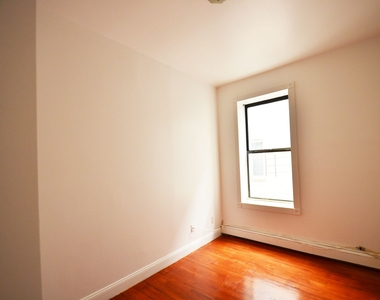 521 West 180th Street - Photo Thumbnail 4