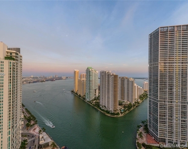 200 Biscayne Boulevard Way - Photo Thumbnail 0