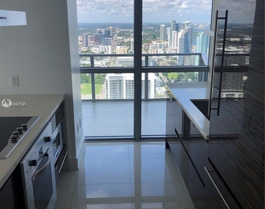 1100 Biscayne Blvd - Photo Thumbnail 5