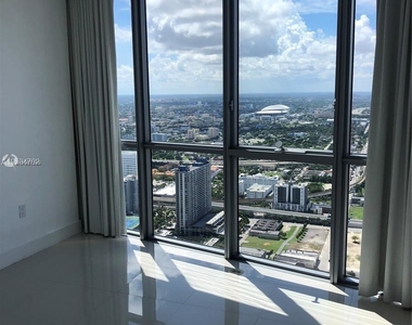 1100 Biscayne Blvd - Photo Thumbnail 11