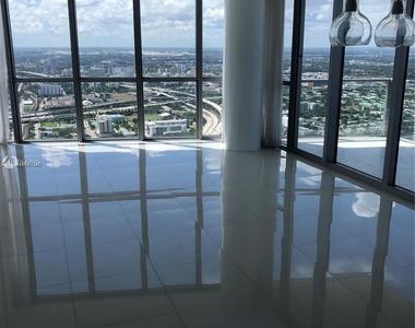 1100 Biscayne Blvd - Photo Thumbnail 0