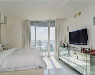 465 Brickell Ave - Photo Thumbnail 10