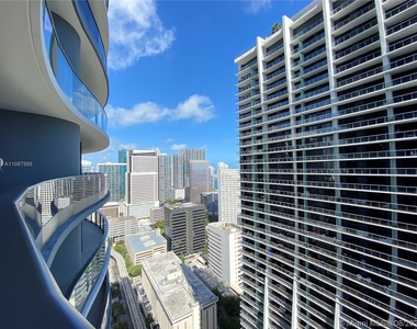 1000 Brickell Plaza - Photo Thumbnail 28