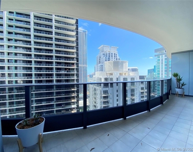 1000 Brickell Plaza - Photo Thumbnail 27