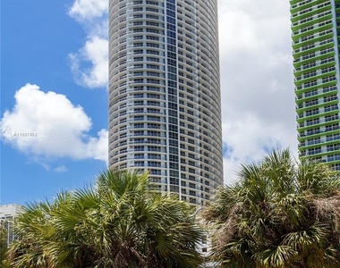 1750 N Bayshore Dr - Photo Thumbnail 15