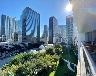 495 Brickell Ave - Photo Thumbnail 2