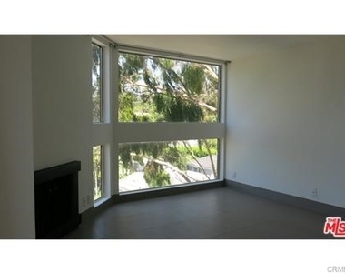 3949 Los Feliz Boulevard - Photo Thumbnail 6