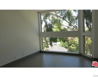 3949 Los Feliz Boulevard - Photo Thumbnail 4