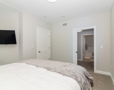 771 Harrison Avenue Unit 107 - Photo Thumbnail 11