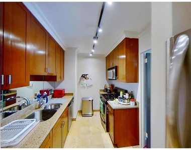 303 East 57th St - Photo Thumbnail 1