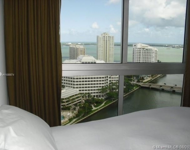 495 Brickell Ave - Photo Thumbnail 16