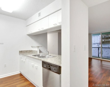 1756 N Bayshore Dr - Photo Thumbnail 10