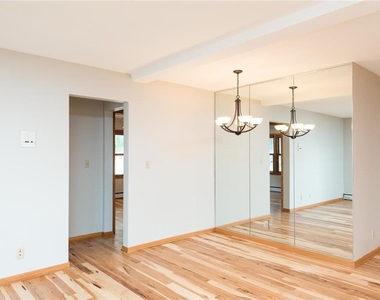 415 Ridgewood Avenue - Photo Thumbnail 4