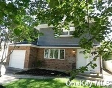 7 Miller Drive - Photo Thumbnail 0