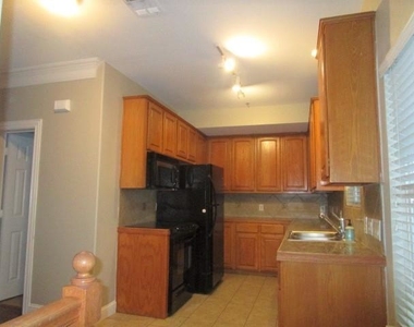 5803 Hudson Street - Photo Thumbnail 3