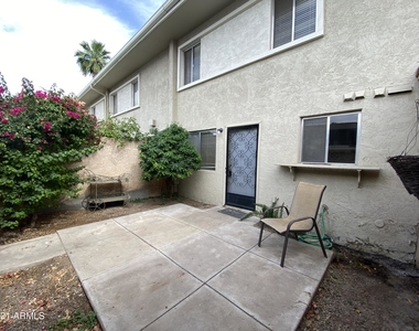 610 E Montebello Avenue - Photo Thumbnail 15