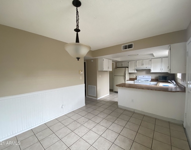 610 E Montebello Avenue - Photo Thumbnail 2