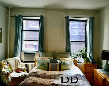 607 East 11th Street - Photo Thumbnail 5