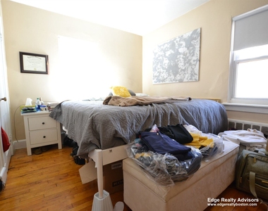 18 Beechcroft St Apt 1 - Photo Thumbnail 3